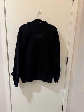 Comfrt Black Women's Pullover Hoodie